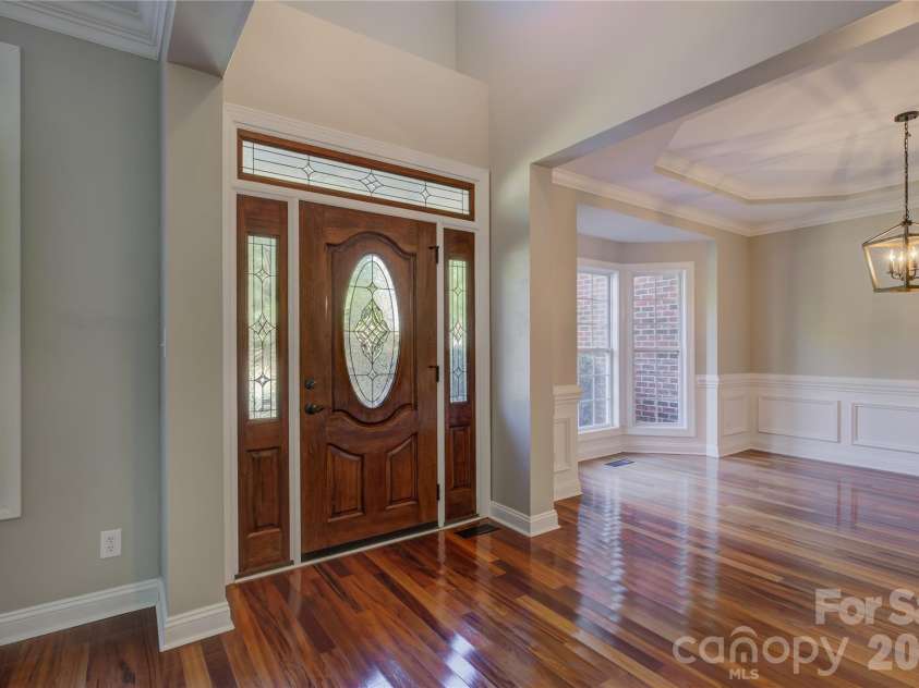 13700 Glen Abbey Drive, Charlotte, NC 28278.  MLS# CAR4436644, YatesRealty ID 58128. 