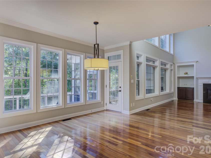 13700 Glen Abbey Drive, Charlotte, NC 28278.  MLS# CAR4436644, YatesRealty ID 58128. 