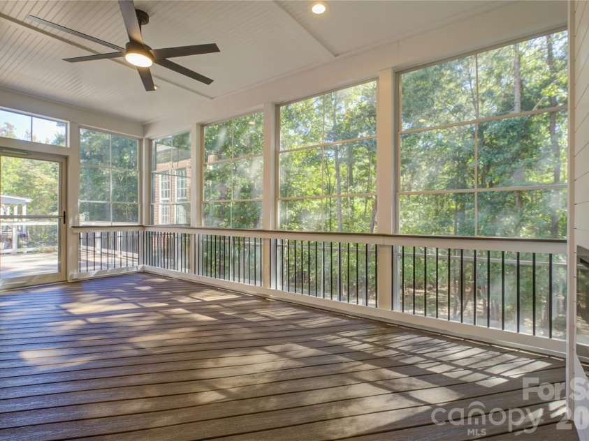 13700 Glen Abbey Drive, Charlotte, NC 28278.  MLS# CAR4436644, YatesRealty ID 58128. 