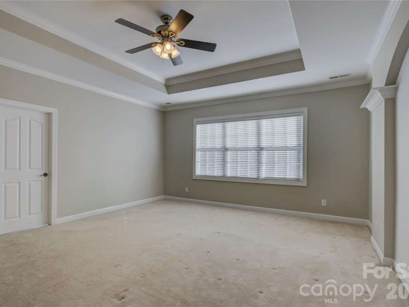 13700 Glen Abbey Drive, Charlotte, NC 28278.  MLS# CAR4436644, YatesRealty ID 58128. 