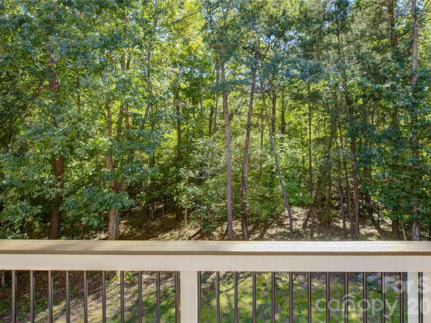 13700 Glen Abbey Drive, Charlotte, NC 28278.  MLS# CAR4436644, YatesRealty ID 58128. 