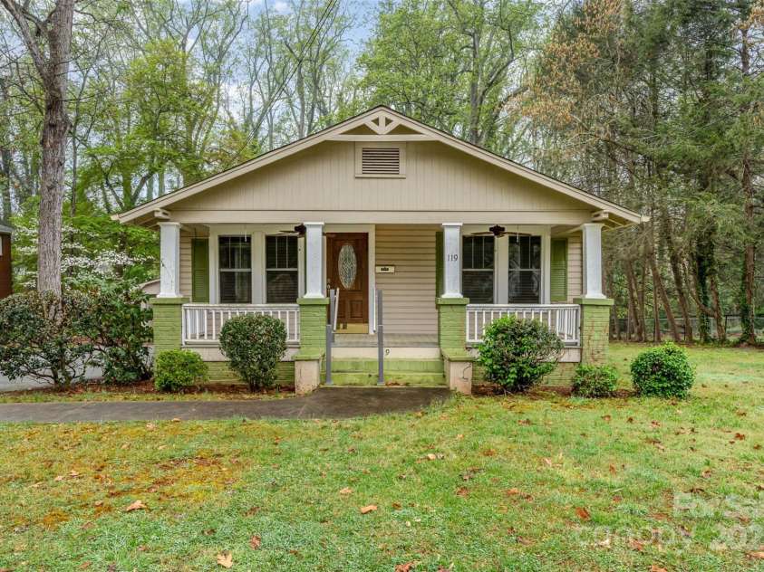 119 End Avenue, Statesville, NC 28677.  MLS# CAR4242562, YatesRealty ID 5813. Arts and Crafts Bungalow in great location.