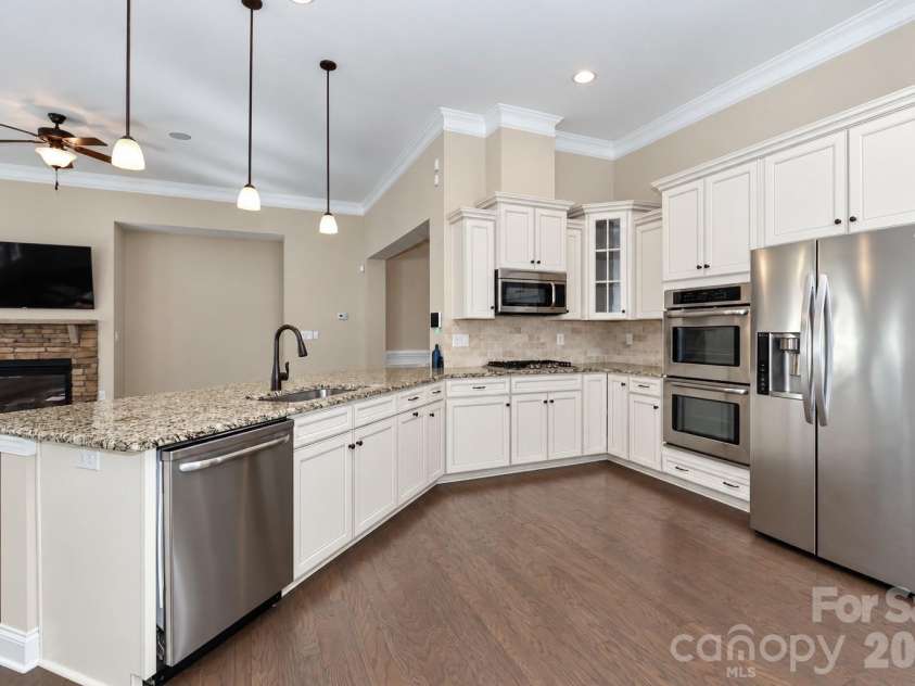 161 Blueview Road, Mooresville, NC 28117.  MLS# CAR4436304, YatesRealty ID 58130. 
