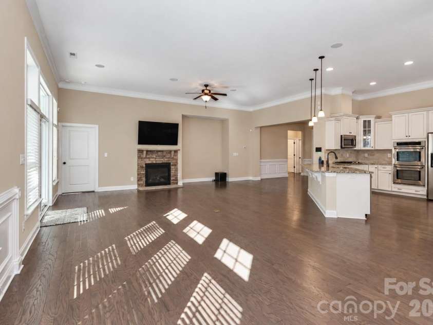 161 Blueview Road, Mooresville, NC 28117.  MLS# CAR4436304, YatesRealty ID 58130. 