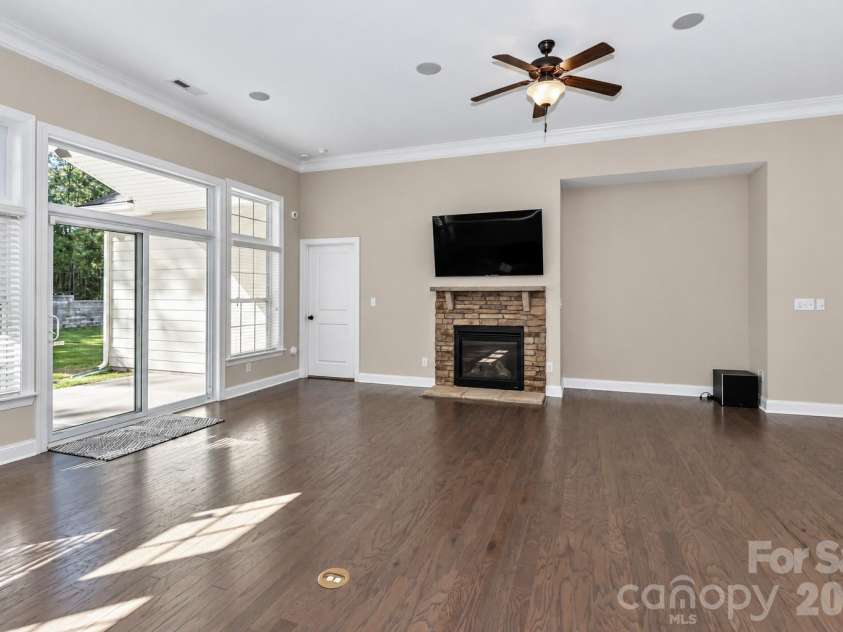 161 Blueview Road, Mooresville, NC 28117.  MLS# CAR4436304, YatesRealty ID 58130. 