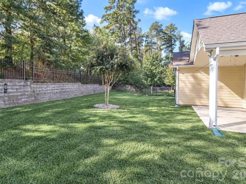 161 Blueview Road, Mooresville, NC 28117.  MLS# CAR4436304, YatesRealty ID 58130. 