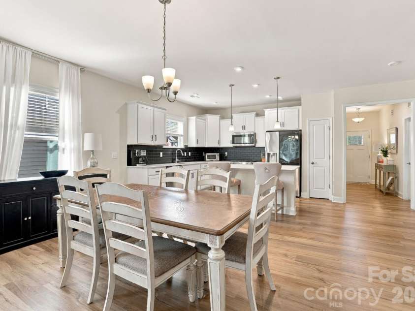 19201 Yellow Birch Drive, Charlotte, NC 28278.  MLS# CAR4436645, YatesRealty ID 58134. 