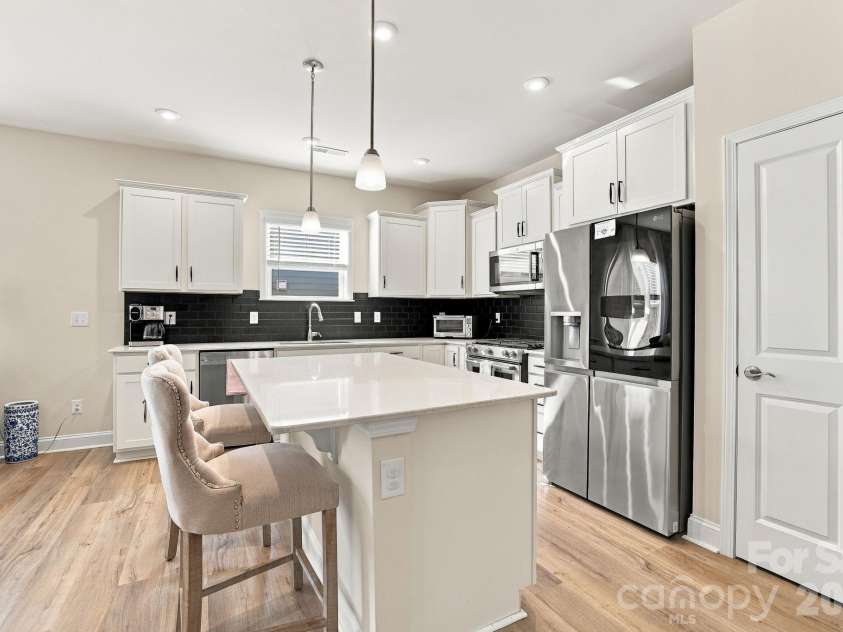 19201 Yellow Birch Drive, Charlotte, NC 28278.  MLS# CAR4436645, YatesRealty ID 58134. 