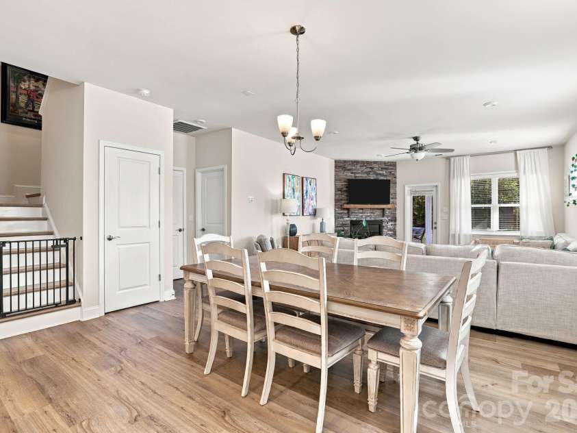 19201 Yellow Birch Drive, Charlotte, NC 28278.  MLS# CAR4436645, YatesRealty ID 58134. 
