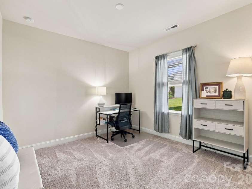 19201 Yellow Birch Drive, Charlotte, NC 28278.  MLS# CAR4436645, YatesRealty ID 58134. 