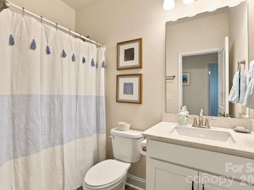 19201 Yellow Birch Drive, Charlotte, NC 28278.  MLS# CAR4436645, YatesRealty ID 58134. 