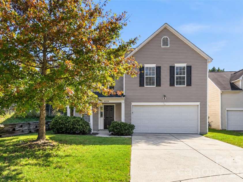 6014 Brookfield Pointe Drive, Charlotte, NC 28216.  MLS# CAR4437180, YatesRealty ID 58136. 