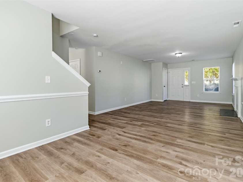 6014 Brookfield Pointe Drive, Charlotte, NC 28216.  MLS# CAR4437180, YatesRealty ID 58136. 