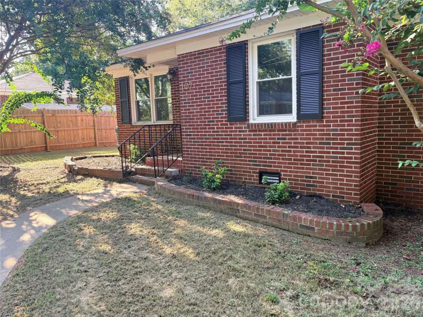 107 Berry Street, Chester, SC 29706.  MLS# CAR4360738, YatesRealty ID 5814. 