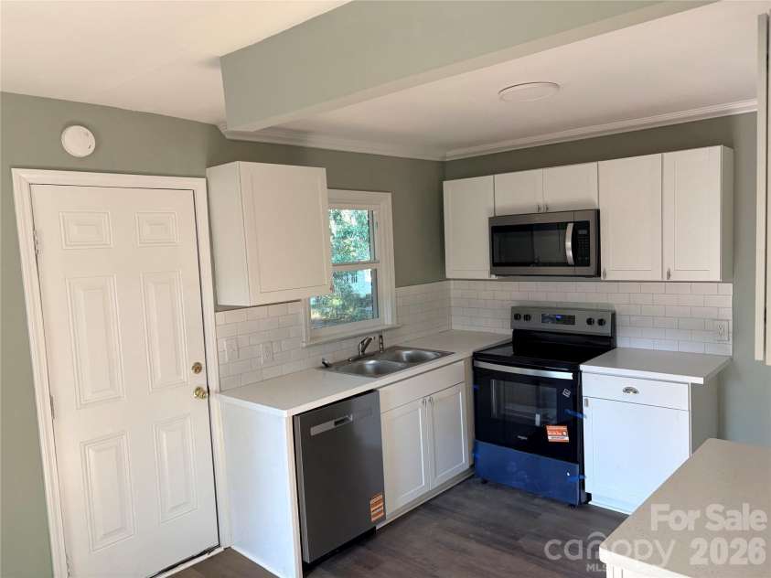 107 Berry Street, Chester, SC 29706.  MLS# CAR4360738, YatesRealty ID 5814. Kitchen