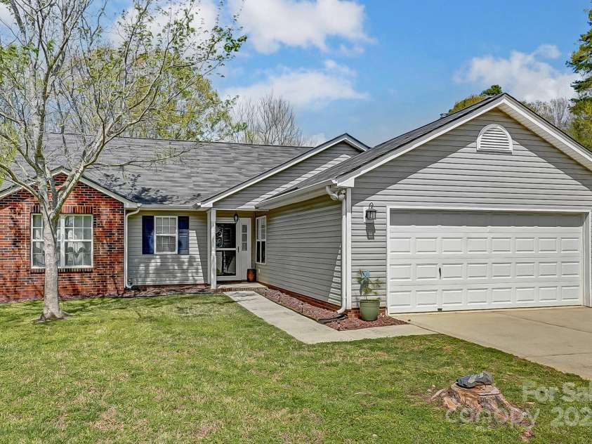239 Bradford Glyn Drive, Mooresville, NC 28115.  MLS# CAR4243834, YatesRealty ID 5814. 