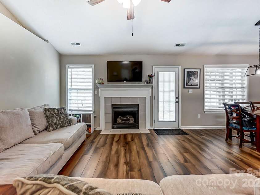 239 Bradford Glyn Drive, Mooresville, NC 28115.  MLS# CAR4243834, YatesRealty ID 5814. 