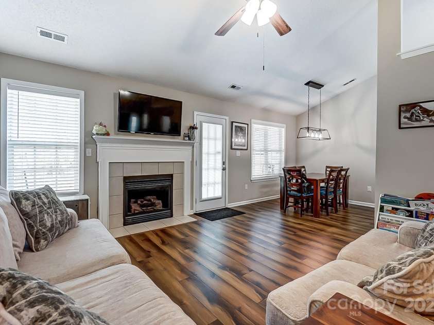 239 Bradford Glyn Drive, Mooresville, NC 28115.  MLS# CAR4243834, YatesRealty ID 5814. 