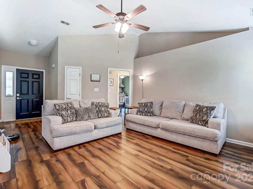 239 Bradford Glyn Drive, Mooresville, NC 28115.  MLS# CAR4243834, YatesRealty ID 5814. 