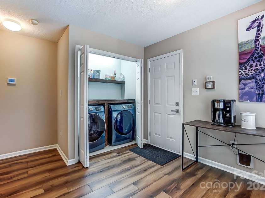239 Bradford Glyn Drive, Mooresville, NC 28115.  MLS# CAR4243834, YatesRealty ID 5814. 