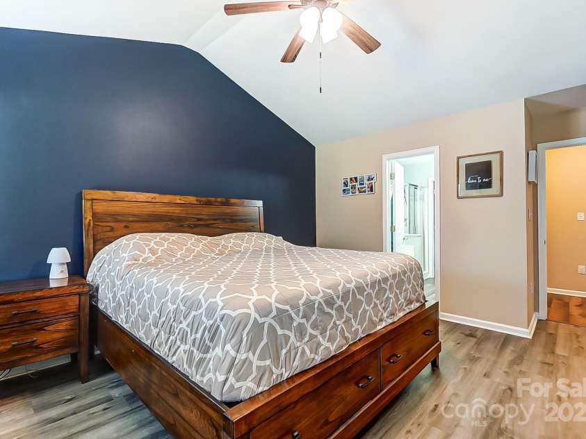 239 Bradford Glyn Drive, Mooresville, NC 28115.  MLS# CAR4243834, YatesRealty ID 5814. 