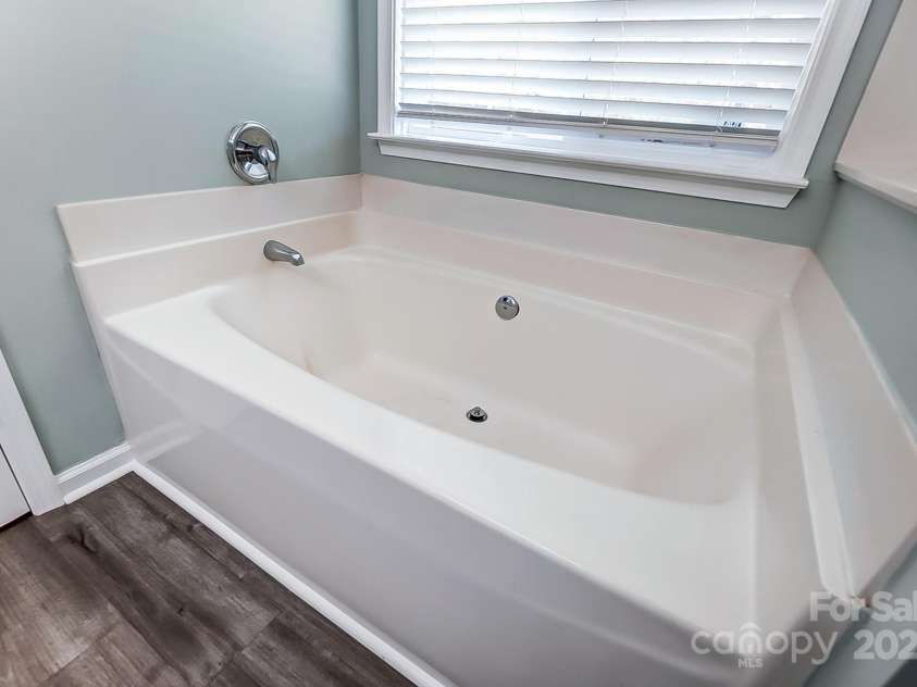 239 Bradford Glyn Drive, Mooresville, NC 28115.  MLS# CAR4243834, YatesRealty ID 5814. 