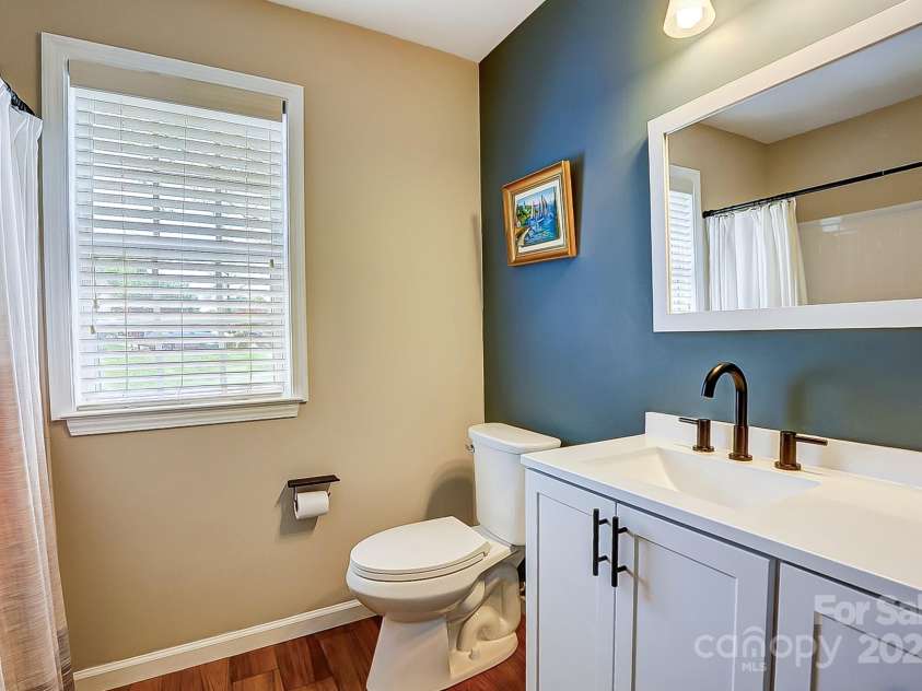 239 Bradford Glyn Drive, Mooresville, NC 28115.  MLS# CAR4243834, YatesRealty ID 5814. 