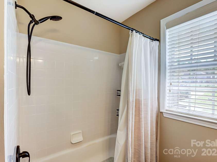 239 Bradford Glyn Drive, Mooresville, NC 28115.  MLS# CAR4243834, YatesRealty ID 5814. 