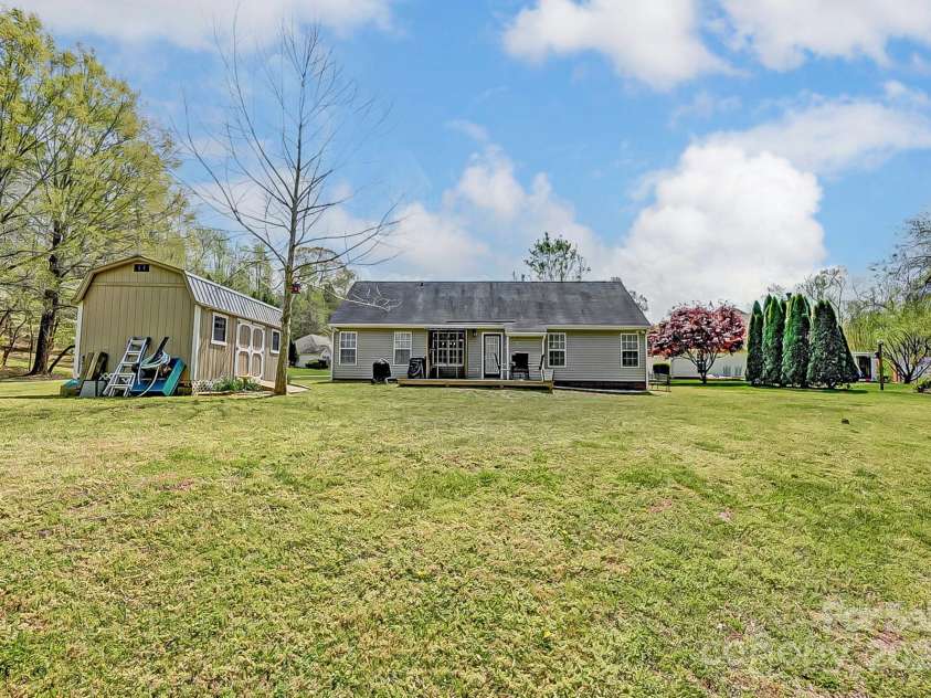 239 Bradford Glyn Drive, Mooresville, NC 28115.  MLS# CAR4243834, YatesRealty ID 5814. 