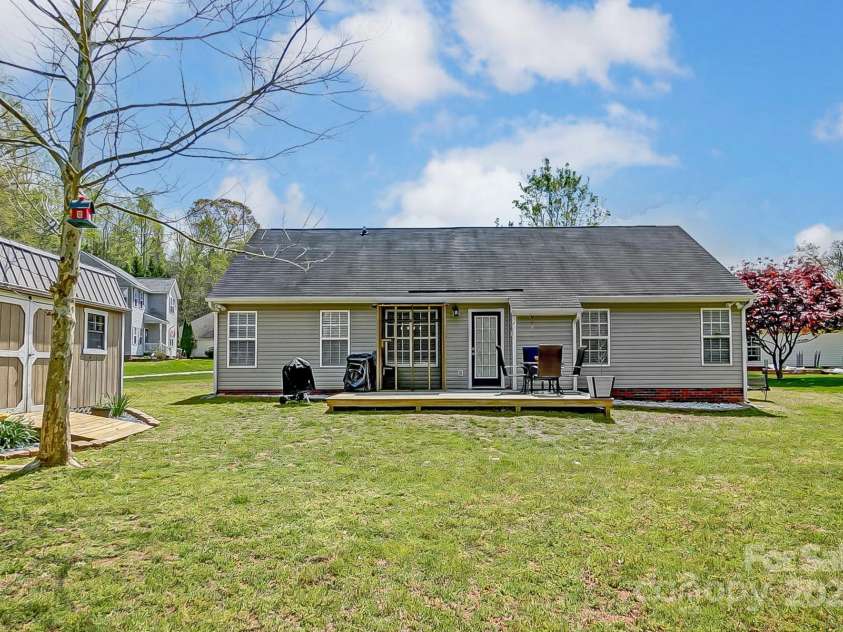 239 Bradford Glyn Drive, Mooresville, NC 28115.  MLS# CAR4243834, YatesRealty ID 5814. 