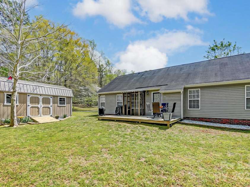 239 Bradford Glyn Drive, Mooresville, NC 28115.  MLS# CAR4243834, YatesRealty ID 5814. 