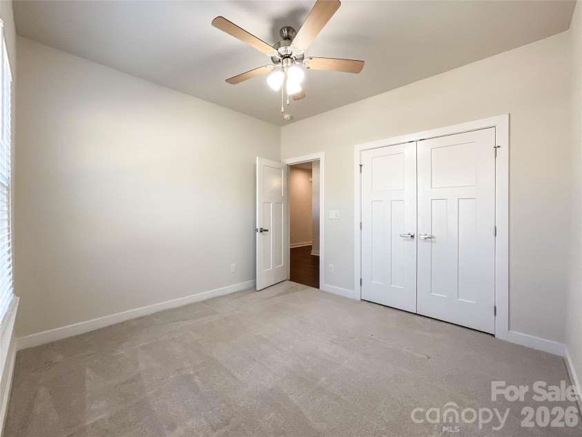 5091 Summer Surprise Lane, Charlotte, NC 28215.  MLS# CAR4437130, YatesRealty ID 58141. 