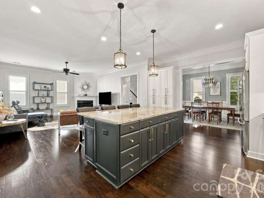 720 Loretto Lane, Fort Mill, SC 29715.  MLS# CAR4436991, YatesRealty ID 58147. 