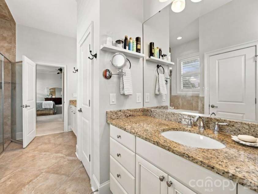 720 Loretto Lane, Fort Mill, SC 29715.  MLS# CAR4436991, YatesRealty ID 58147. 