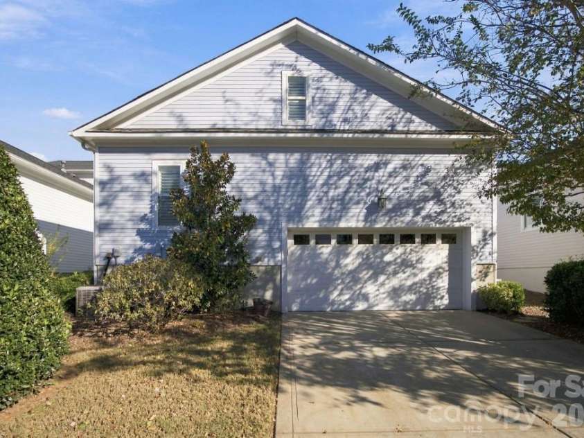 720 Loretto Lane, Fort Mill, SC 29715.  MLS# CAR4436991, YatesRealty ID 58147. 