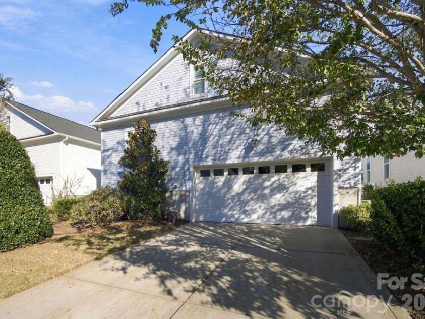 720 Loretto Lane, Fort Mill, SC 29715.  MLS# CAR4436991, YatesRealty ID 58147. 