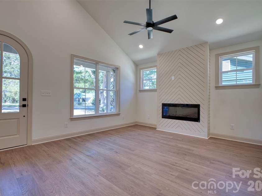 162 Shurley Street, Rock Hill, SC 29732.  MLS# CAR4436255, YatesRealty ID 58148. 