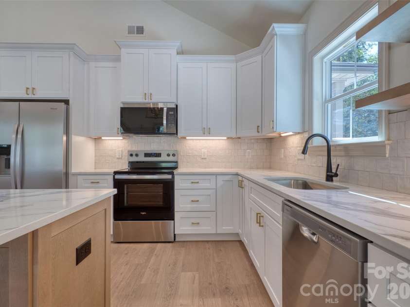 162 Shurley Street, Rock Hill, SC 29732.  MLS# CAR4436255, YatesRealty ID 58148. 