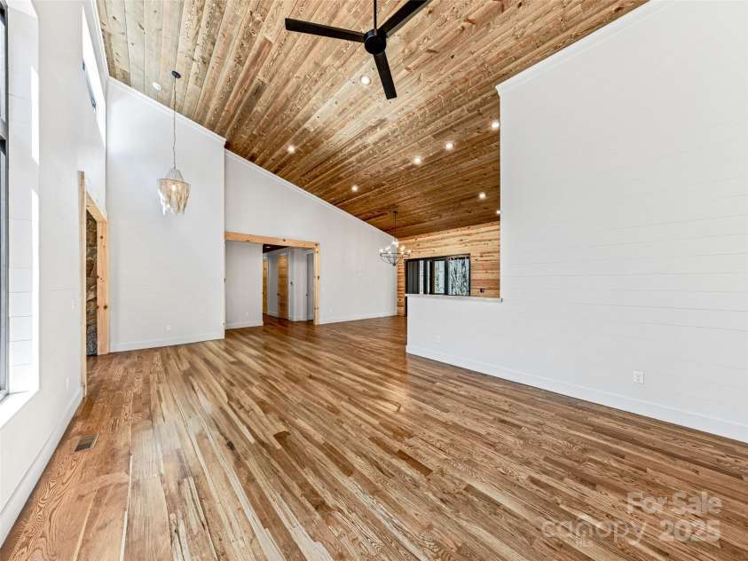 141 Danny Lane, Brevard, NC 28712.  MLS# CAR4193299, YatesRealty ID 5815. 
