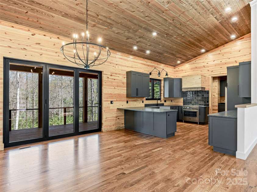 141 Danny Lane, Brevard, NC 28712.  MLS# CAR4193299, YatesRealty ID 5815. 