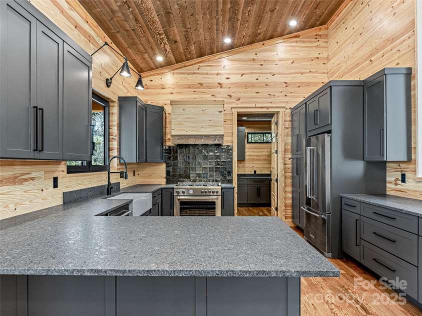 141 Danny Lane, Brevard, NC 28712.  MLS# CAR4193299, YatesRealty ID 5815. 