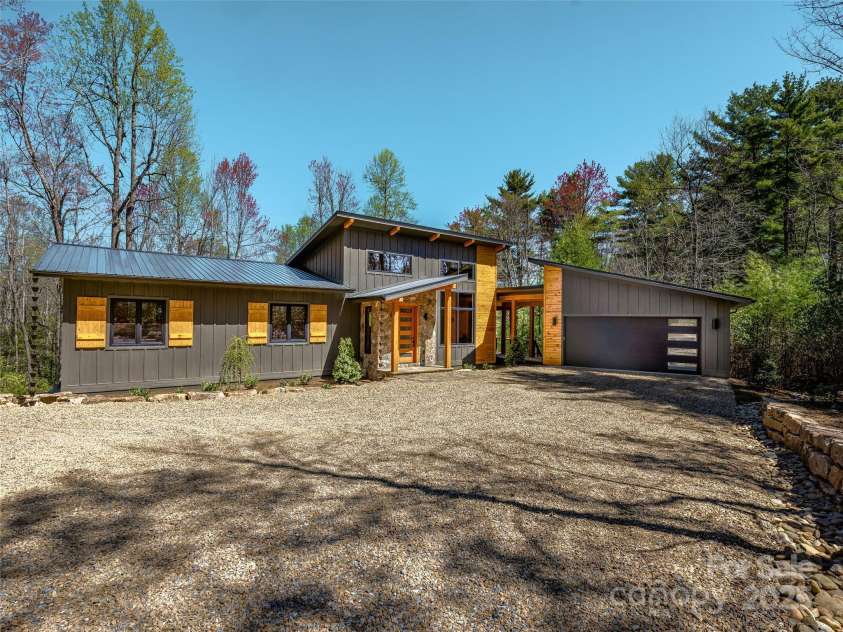 141 Danny Lane, Brevard, NC 28712.  MLS# CAR4193299, YatesRealty ID 5815. 