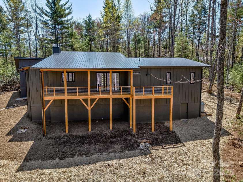 141 Danny Lane, Brevard, NC 28712.  MLS# CAR4193299, YatesRealty ID 5815. 