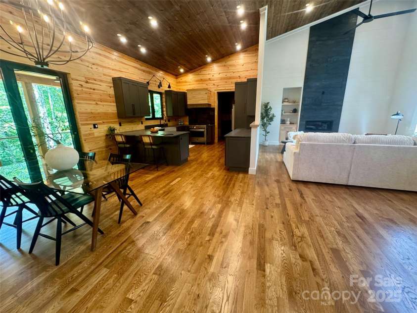 141 Danny Lane, Brevard, NC 28712.  MLS# CAR4193299, YatesRealty ID 5815. 