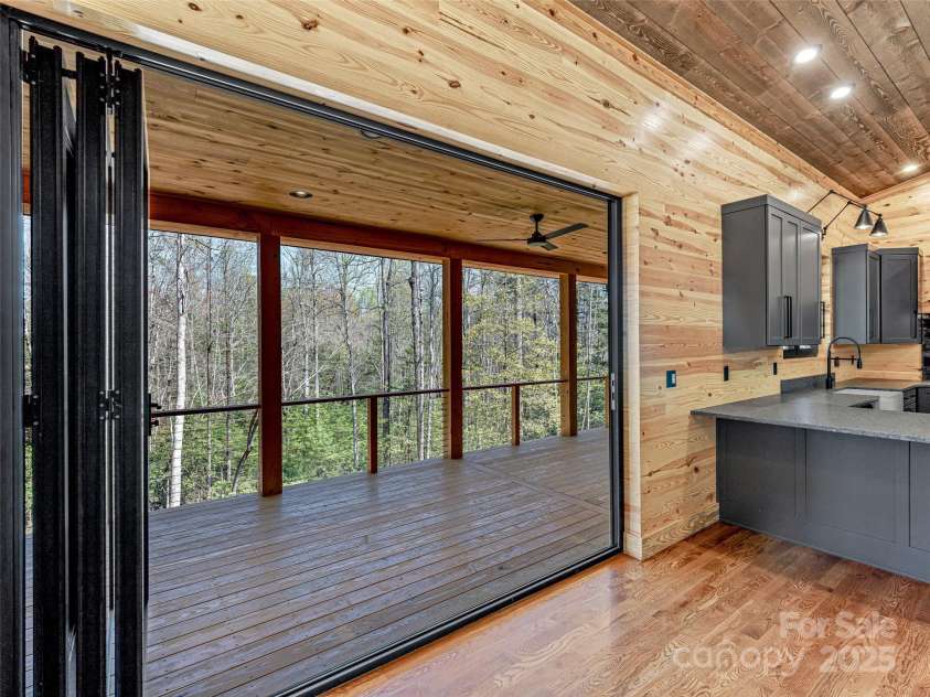 141 Danny Lane, Brevard, NC 28712.  MLS# CAR4193299, YatesRealty ID 5815. 