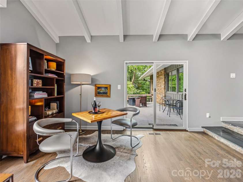 4 Kent Place, Asheville, NC 28804.  MLS# CAR4397133, YatesRealty ID 58155. 
