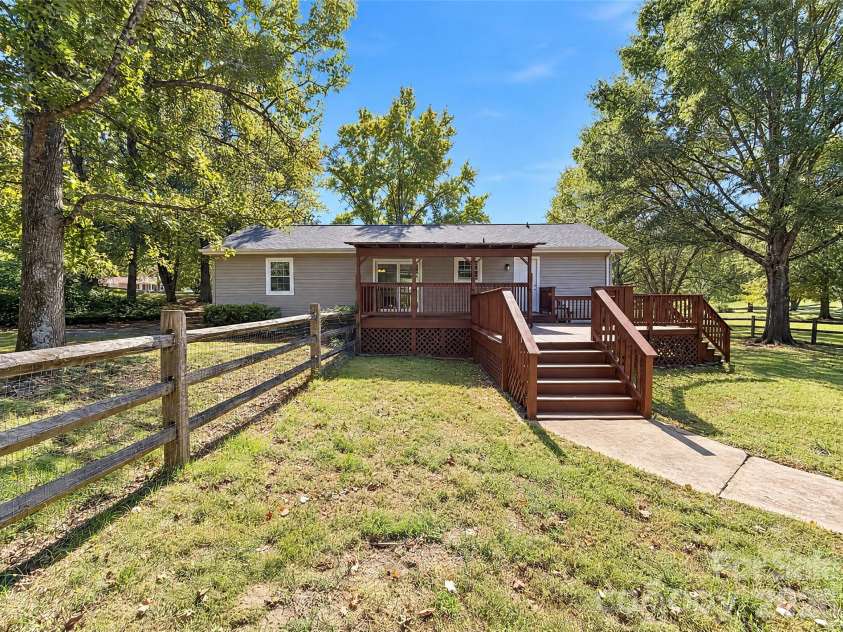 319 Neighbors Drive, Midland, NC 28107.  MLS# CAR4437237, YatesRealty ID 58156. 
