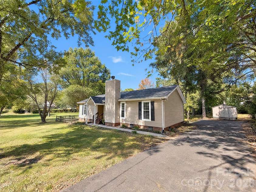 319 Neighbors Drive, Midland, NC 28107.  MLS# CAR4437237, YatesRealty ID 58156. 