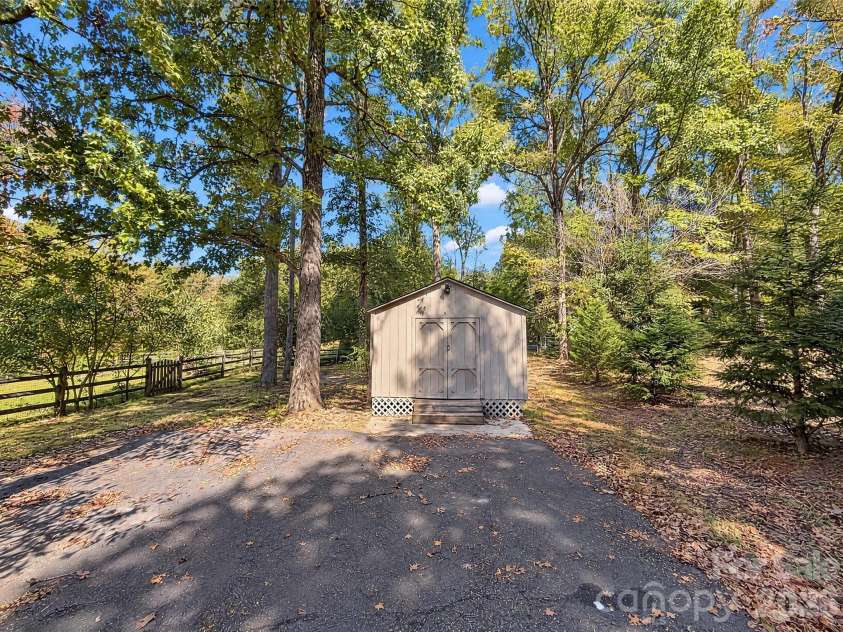 319 Neighbors Drive, Midland, NC 28107.  MLS# CAR4437237, YatesRealty ID 58156. 
