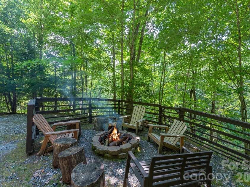 20 Gardenside Road, Mars Hill, NC 28754.  MLS# CAR4436175, YatesRealty ID 58157. 